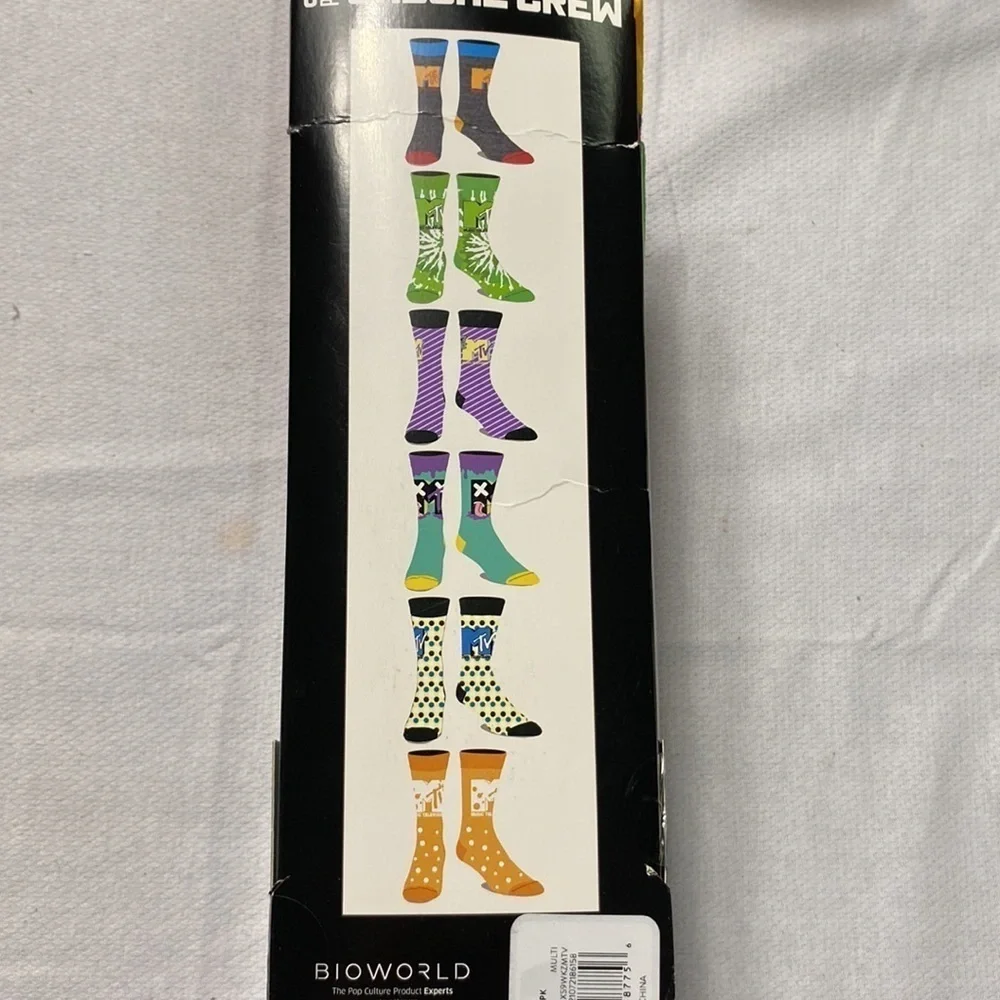 Bioworld pair casual